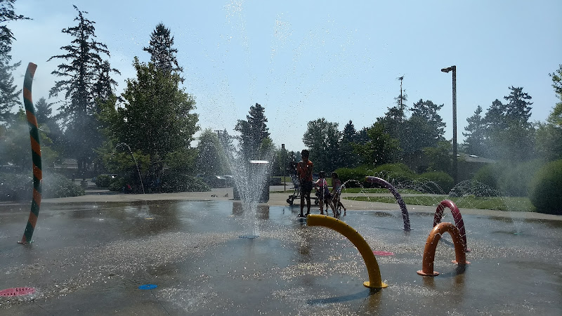 Splash pads & playgrounds