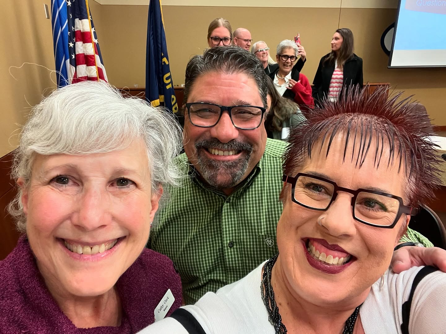 Keizer Chamber leaders and Mayor Cathy Clark at a Leadership Keizer session
